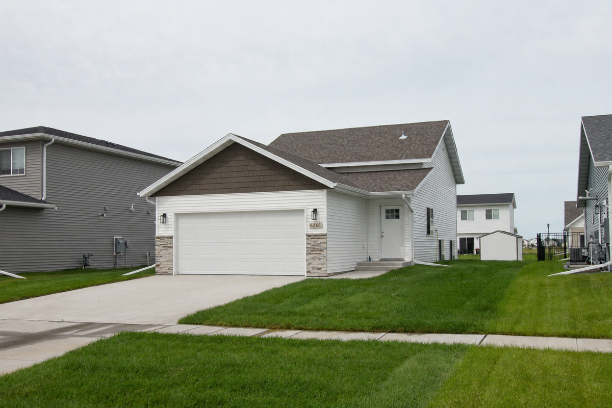 6265 86th Avenue S, Horace, ND 58047 - #1