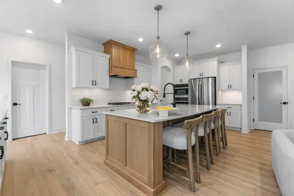 1860 Royal Boulevard N, Lake Elmo, MN 55042