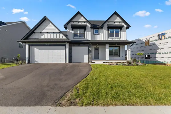17940 Headwaters Drive, Lakeville, MN 55044