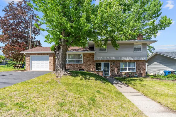 1870 7th Street Nw, New Brighton, MN 55112