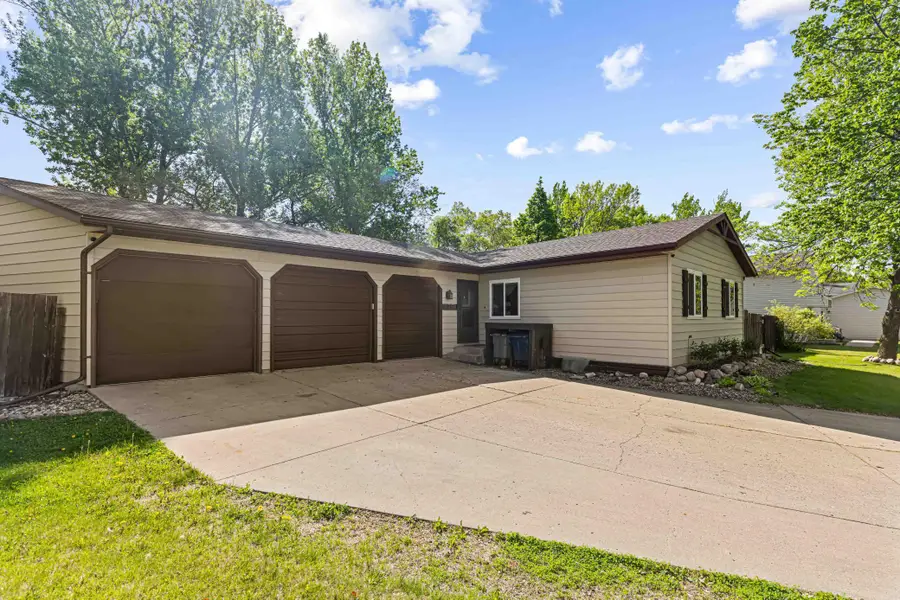 2954 Heatherwood Circle S, Moorhead, MN 56560 - #2
