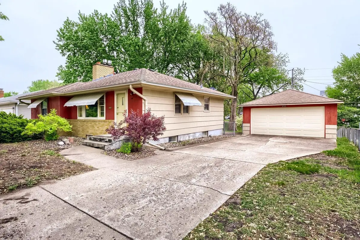 8725 5th Avenue S, Minneapolis, MN 55420 - #1