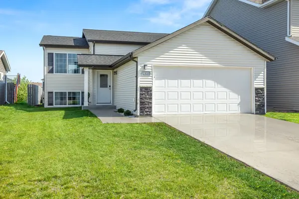 630 38th Avenue E, West Fargo, ND 58078