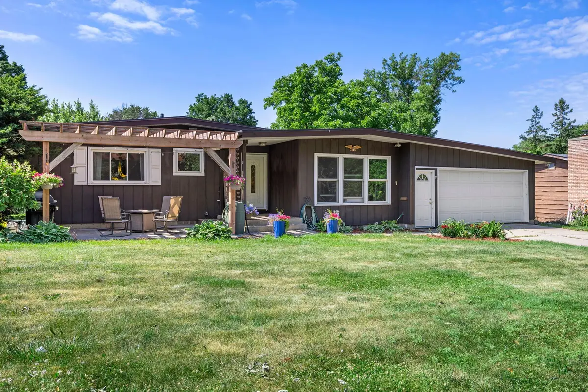 811 Tatepaha Boulevard, Faribault, MN 55021 - #1