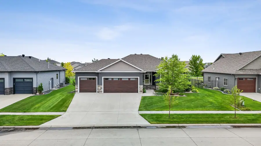 2865 Mcleod Drive E, West Fargo, ND 58078 - #2