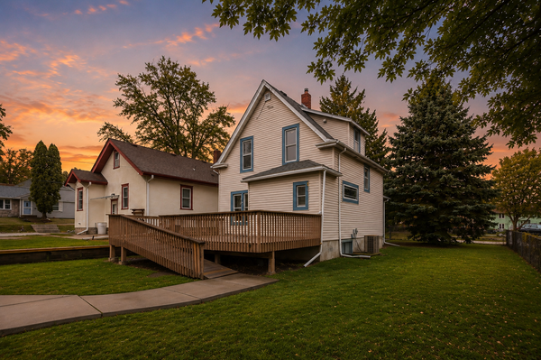 902 Dodd Road, West Saint Paul, MN 55118