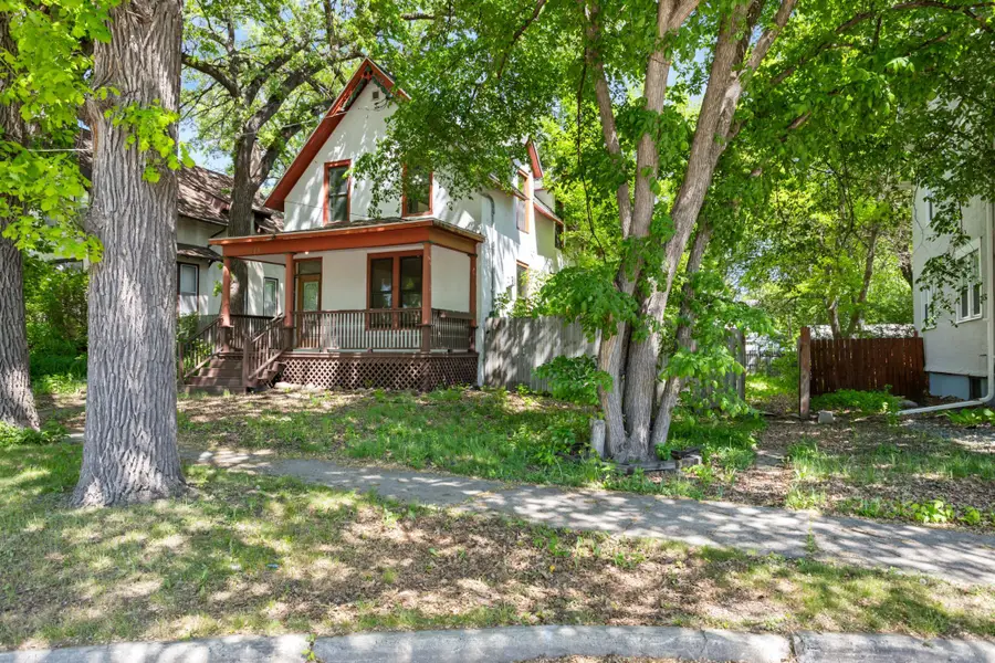 335 9th Avenue S, Fargo, ND 58103 - #3