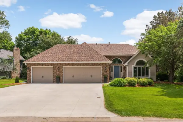 5550 Chatsworth Street N, Shoreview, MN 55126