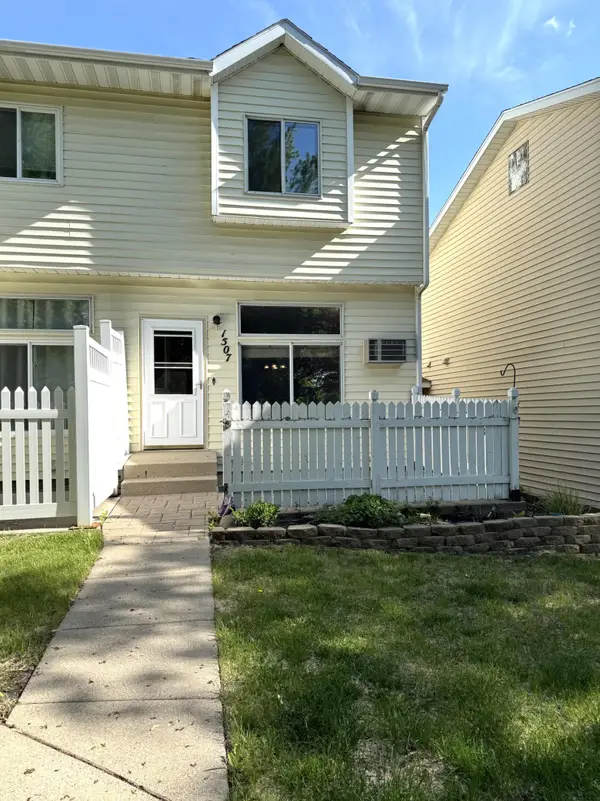 1507 34 1/2 Avenue S, Fargo, ND 58104