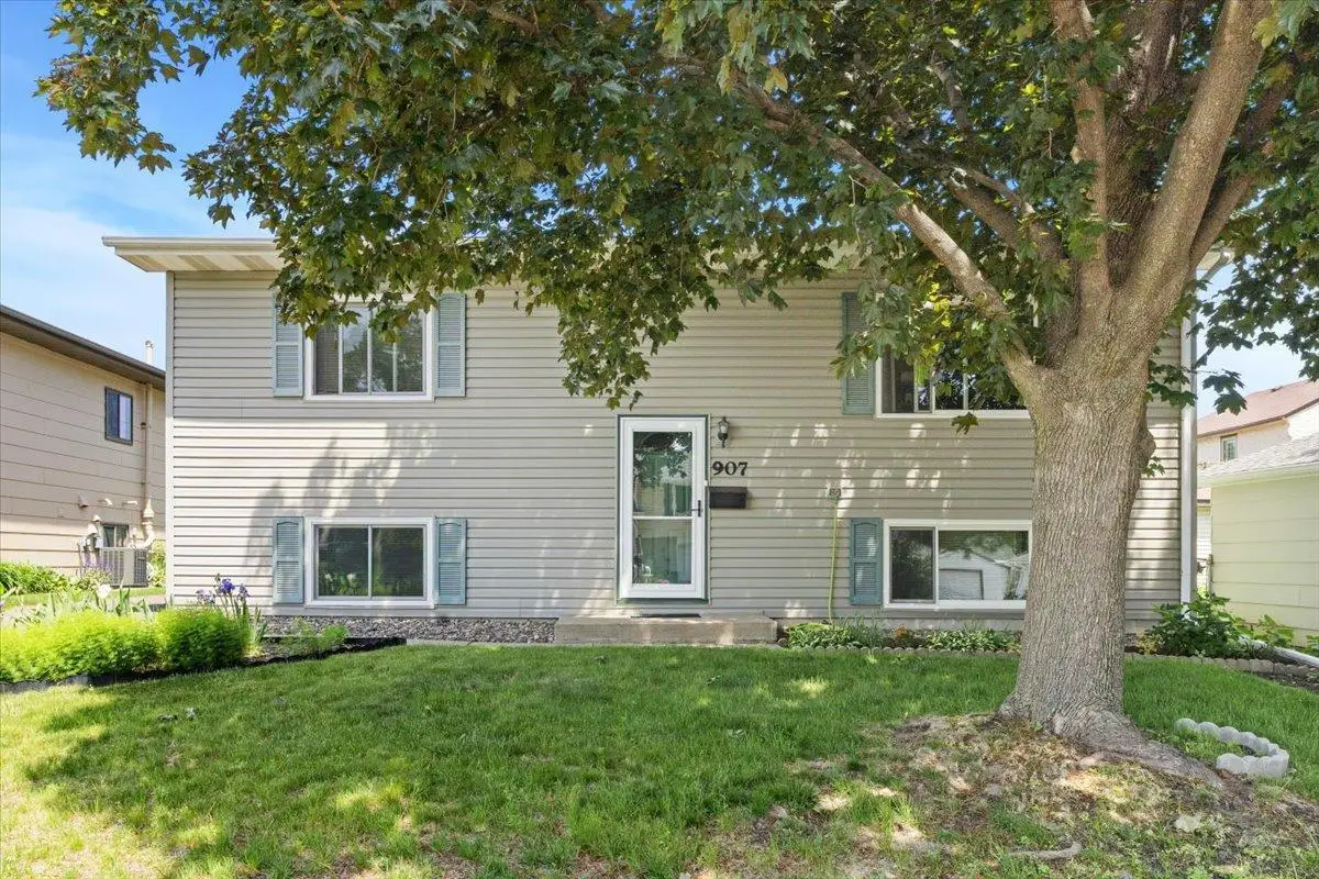 907 California Avenue W, Saint Paul, MN 55117 - #1