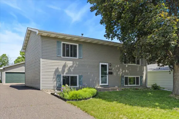 907 California Avenue W, Saint Paul, MN 55117