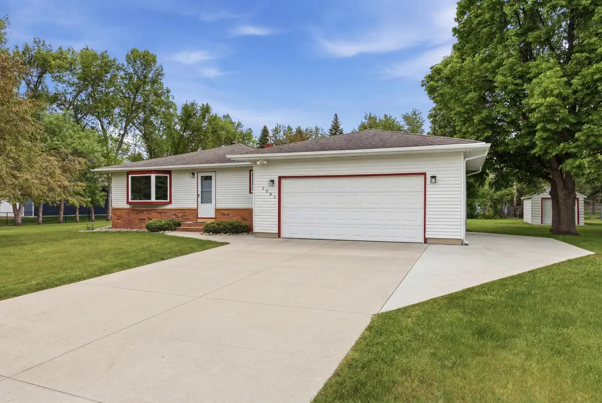 1301 60th Avenue N, Moorhead, MN 56560 - #1