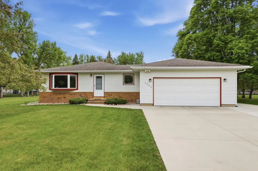 1301 60th Avenue N, Moorhead, MN 56560 - #2