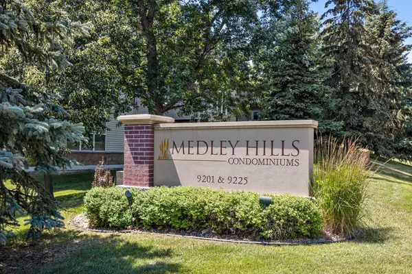9225 Medicine Lake Road #205B, Minneapolis, MN 55427