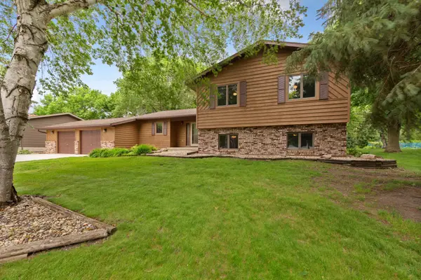1139 10th Street N, Saint James, MN 56081