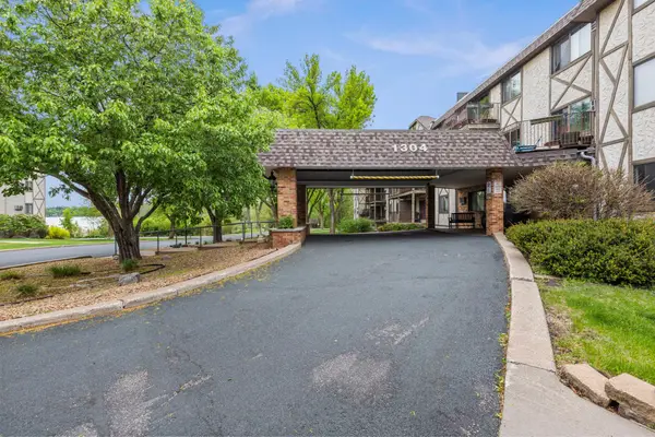 1304 W Medicine Lake Drive #308, Minneapolis, MN 55441