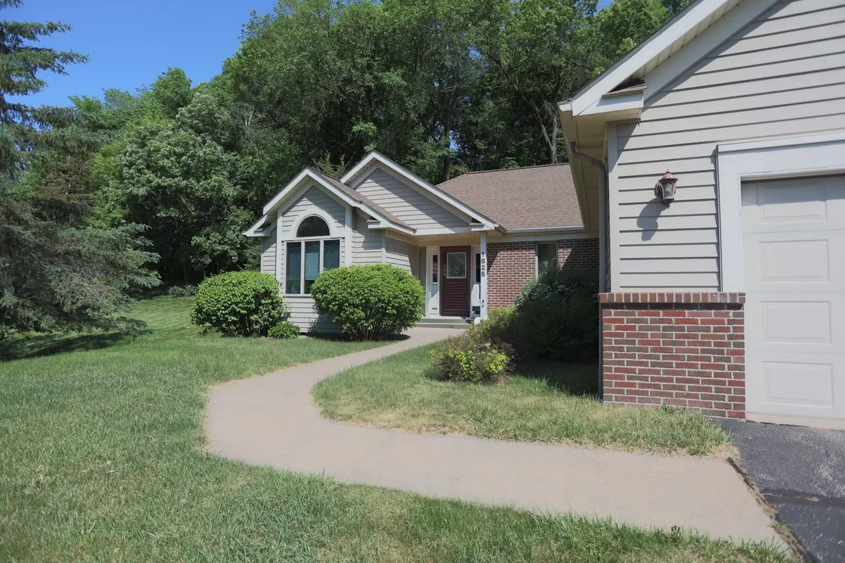 1825 Golf View Drive, River Falls, WI 54022 - #1