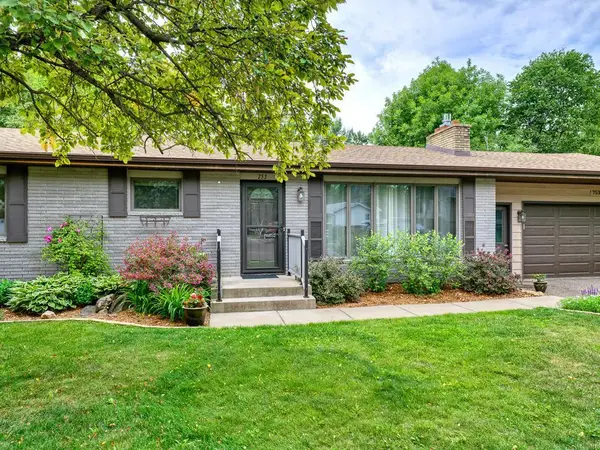 753 Valley View Drive, River Falls, WI 54022