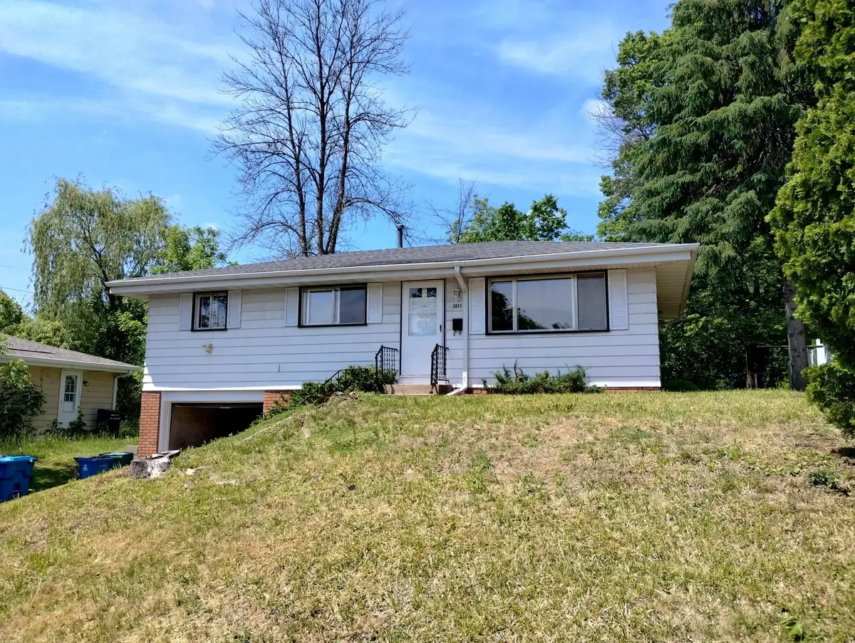 3211 Indiana Avenue N, Minneapolis, MN 55422 - #1