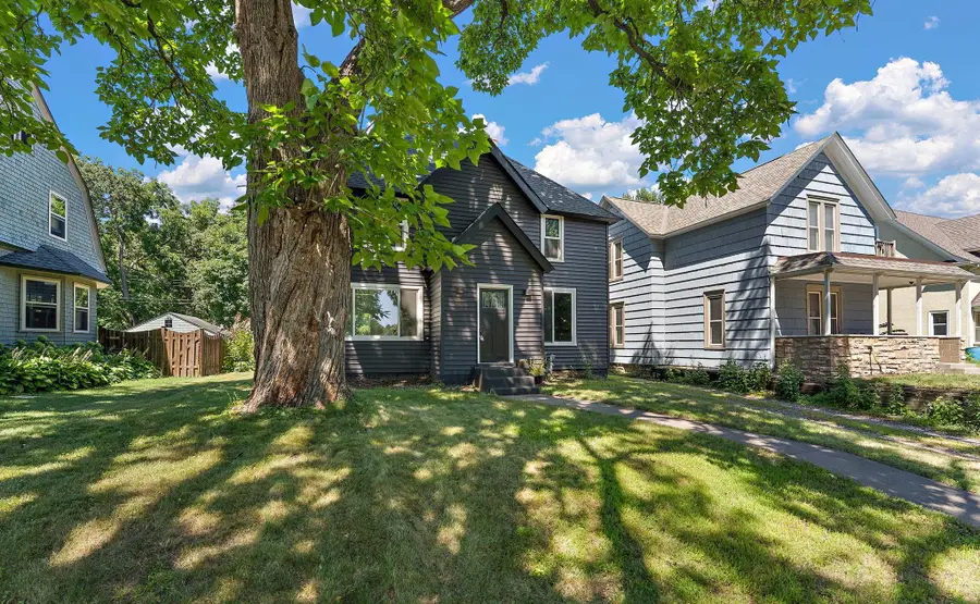 1723 Hewitt Avenue, Saint Paul, MN 55104 - #3