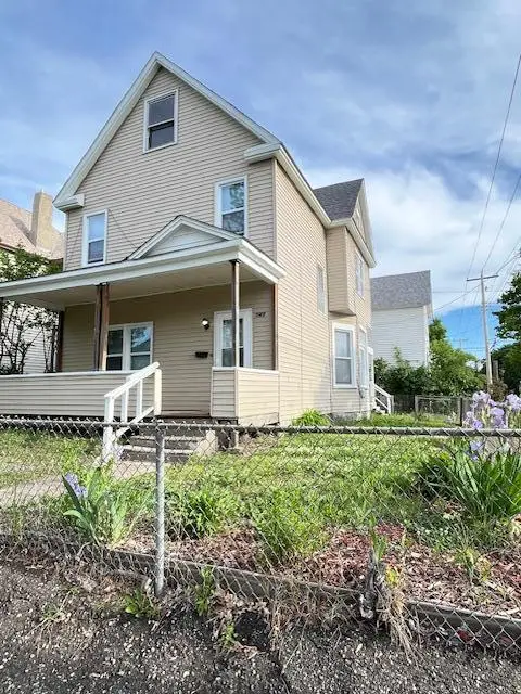 743 Charles Avenue, Saint Paul, MN 55104