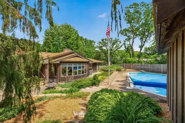 217 Arbor Lane, Burnsville, MN 55337