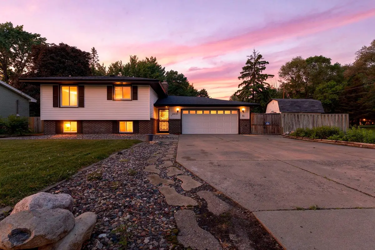 2515 Hillview Road, Saint Paul, MN 55112 - #1