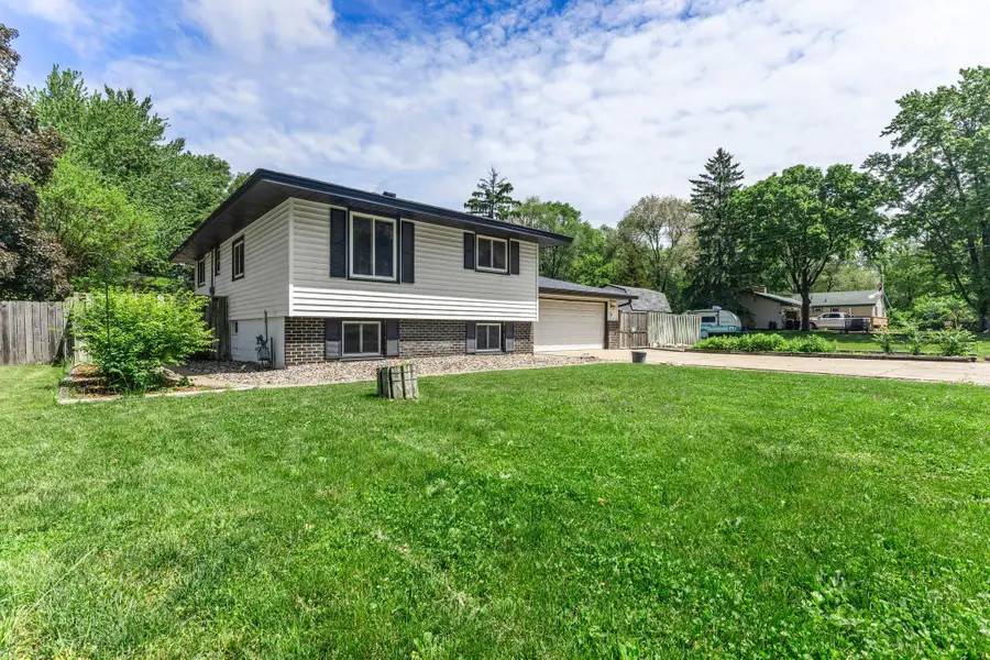 2515 Hillview Road, Saint Paul, MN 55112 - #3