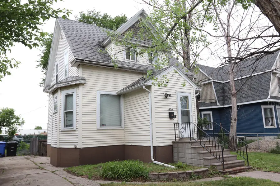 414 12th Street N, Fargo, ND 58102 - #2