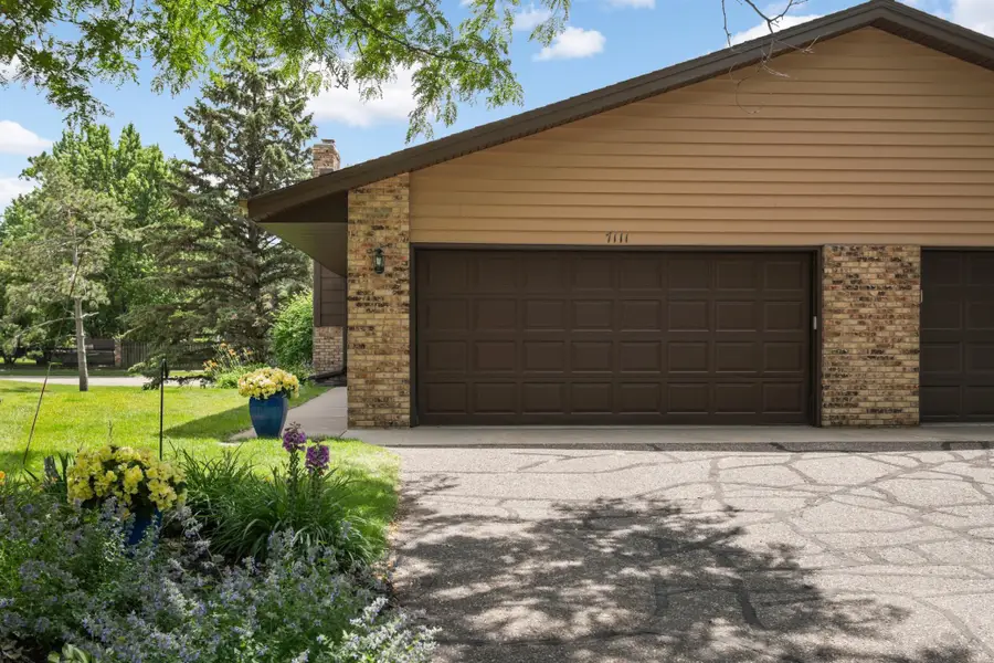 7111 Robinwood Bay, Woodbury, MN 55125 - #3