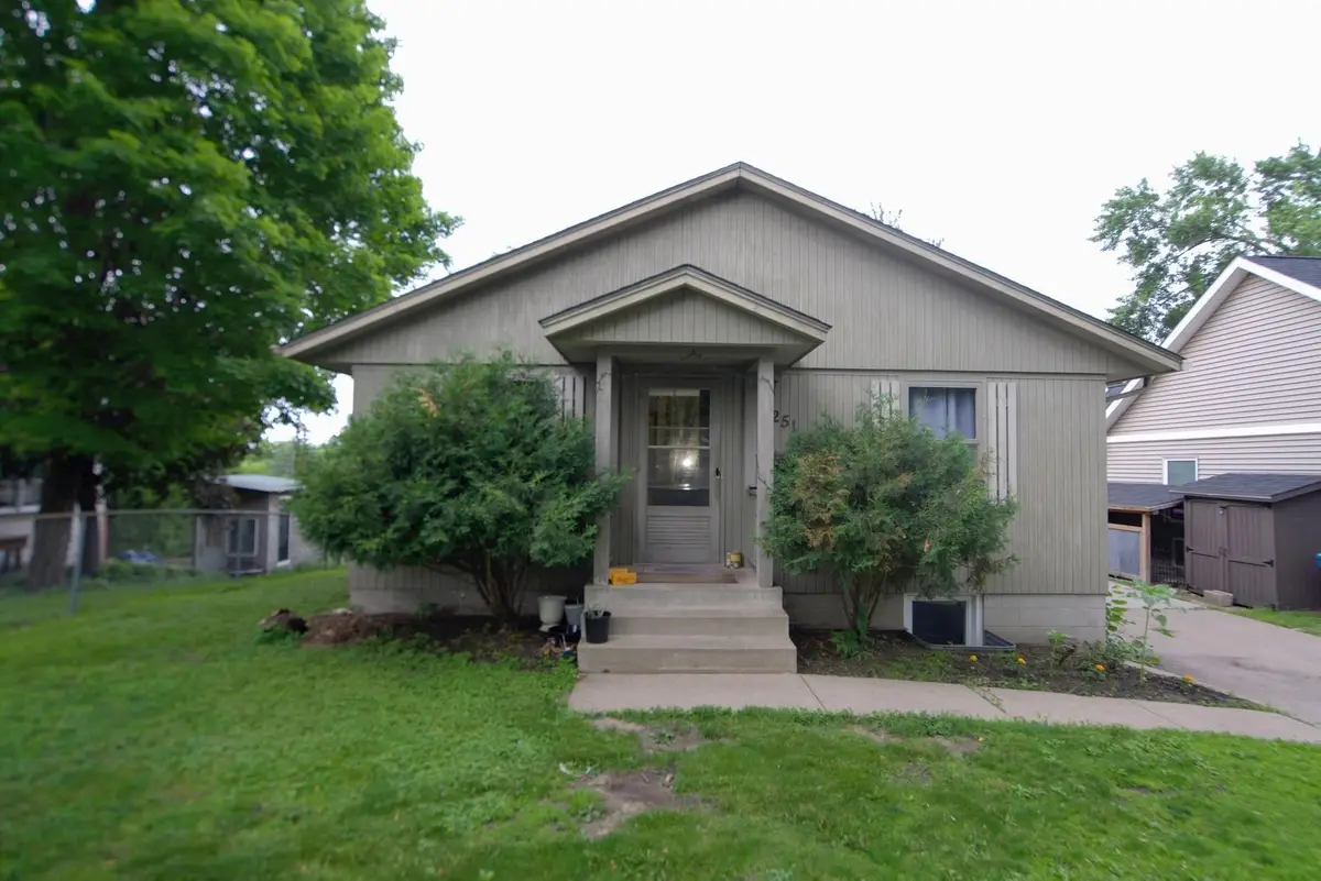 251 20th Avenue N, Hopkins, MN 55343 - #1