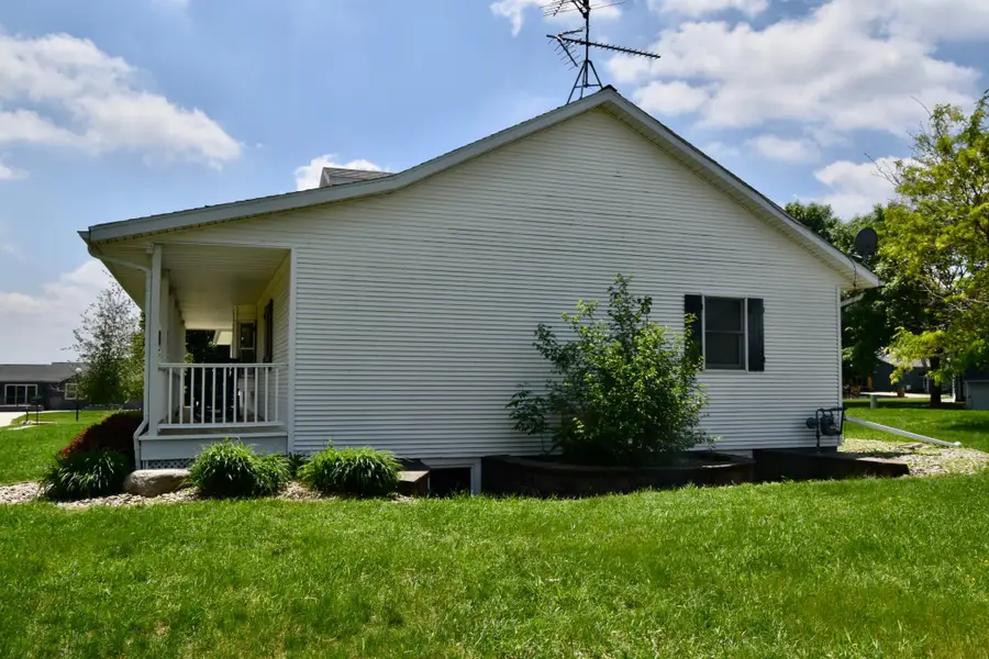 403 13th Avenue Ne, Sibley, IA 51249 - #3