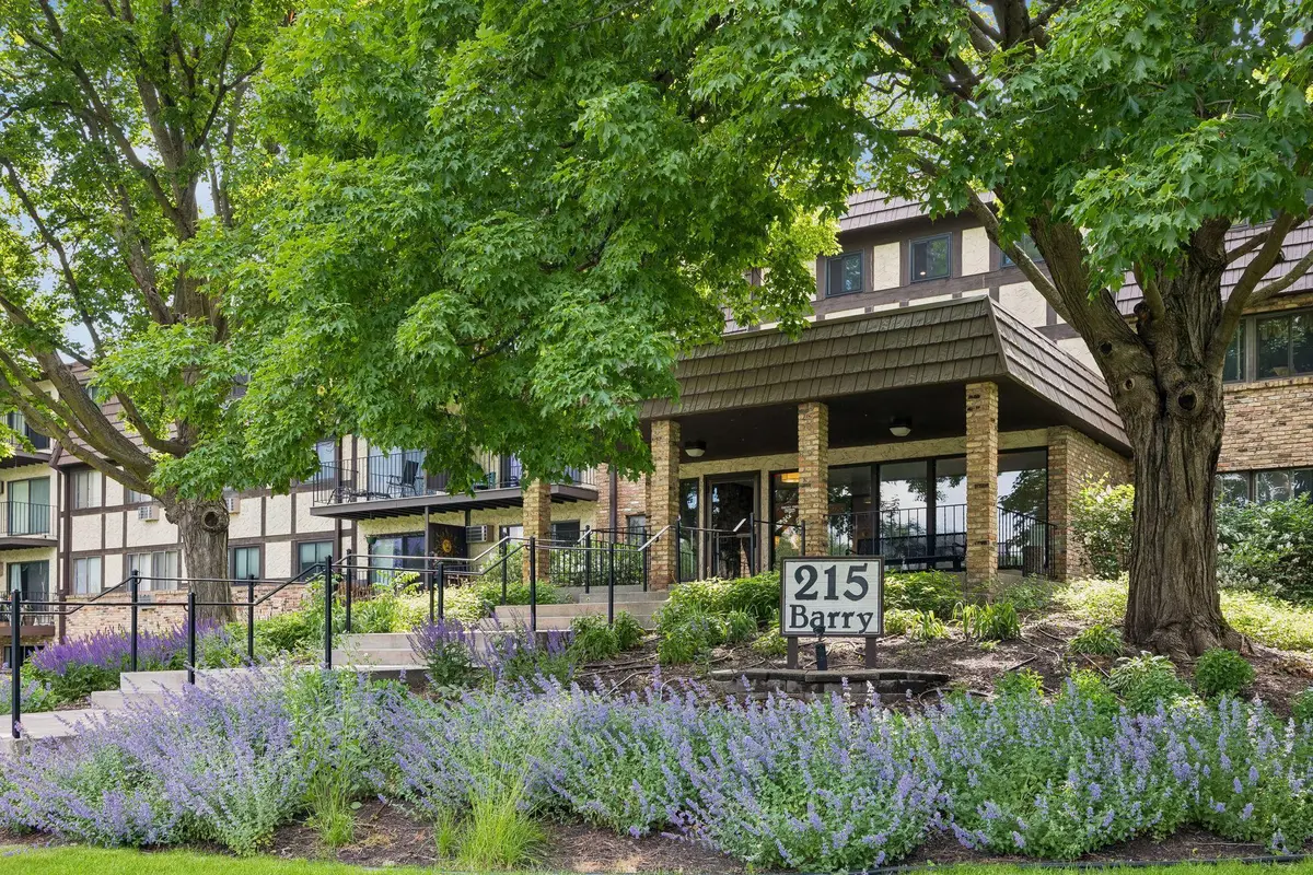 215 Barry Avenue S #218, Wayzata, MN 55391 - #1