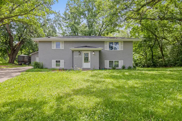 12238 S Robert Trail, Rosemount, MN 55068