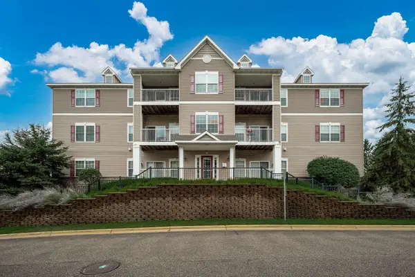 12727 College View Drive #203, Eden Prairie, MN 55347
