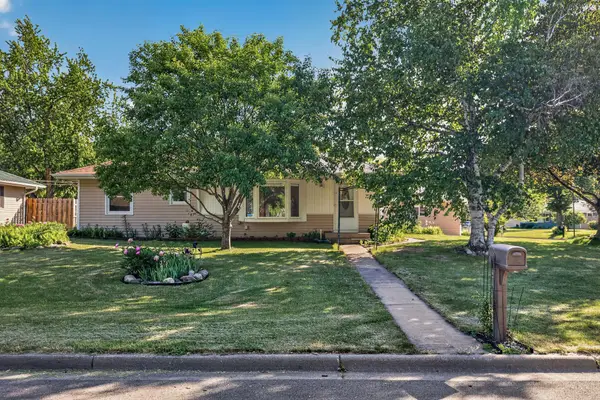 7846 Gresham Lane S, Cottage Grove, MN 55016