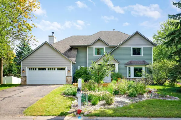 7859 Dover Cove, Eden Prairie, MN 55347