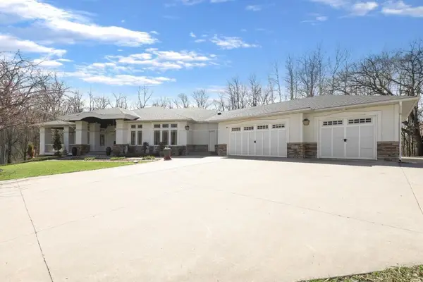 9401 Elm Court, Prior Lake, MN 55372
