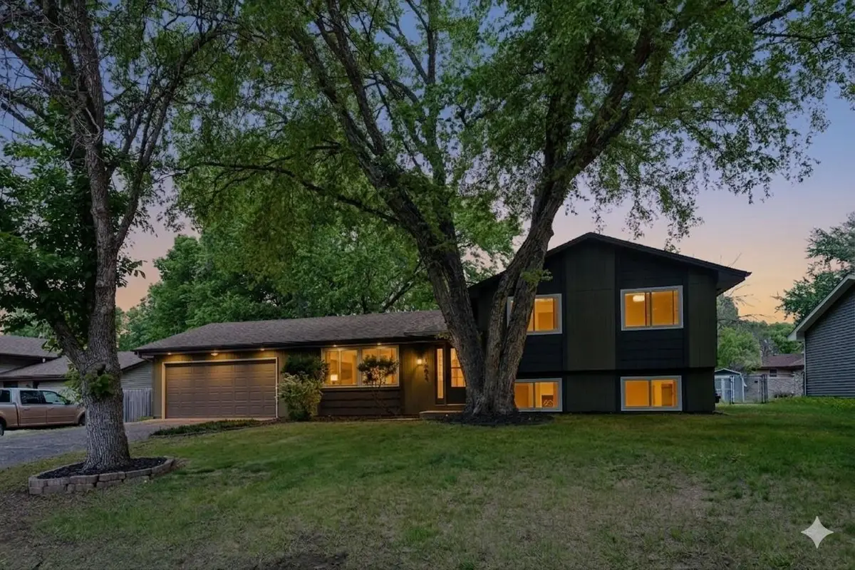 1083 126th Lane Ne, Blaine, MN 55434 - #1