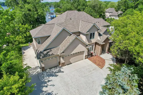 1496 Bluebill Bay Road, Burnsville, MN 55306