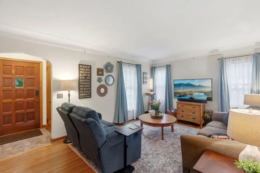 3915 Regent Avenue N, Minneapolis, MN 55422 - #2
