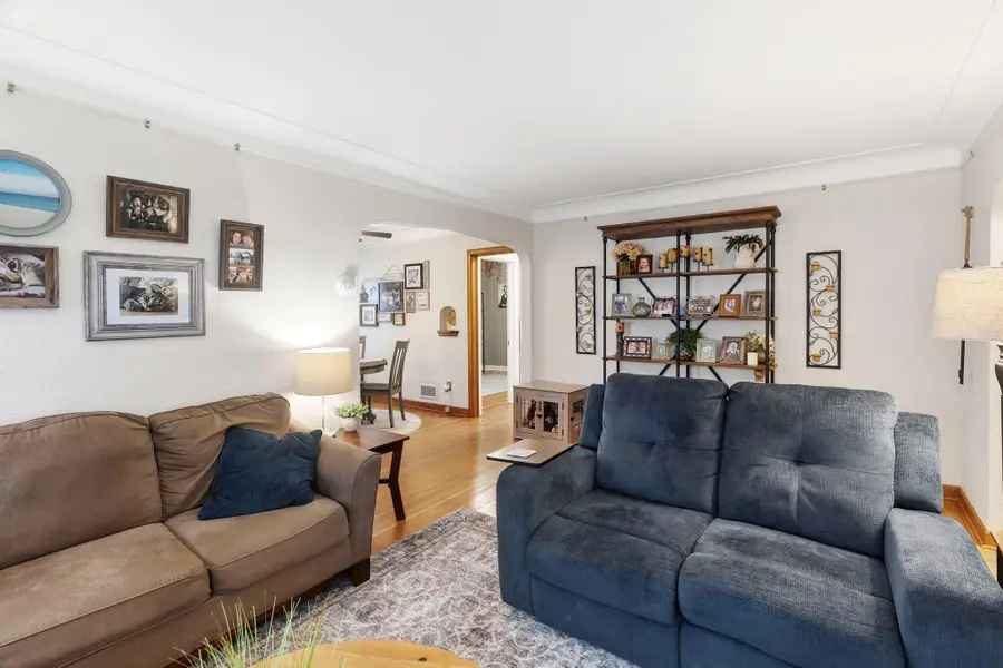 3915 Regent Avenue N, Minneapolis, MN 55422 - #3