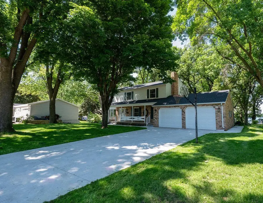 507 Knollwood Drive Nw, Willmar, MN 56201 - #2