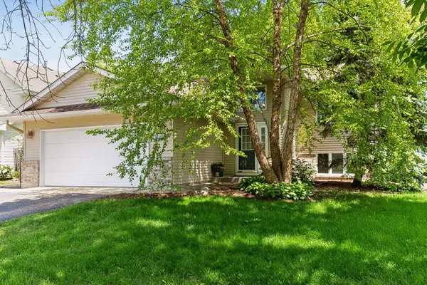 1417 Mcknight Circle, Victoria, MN 55386