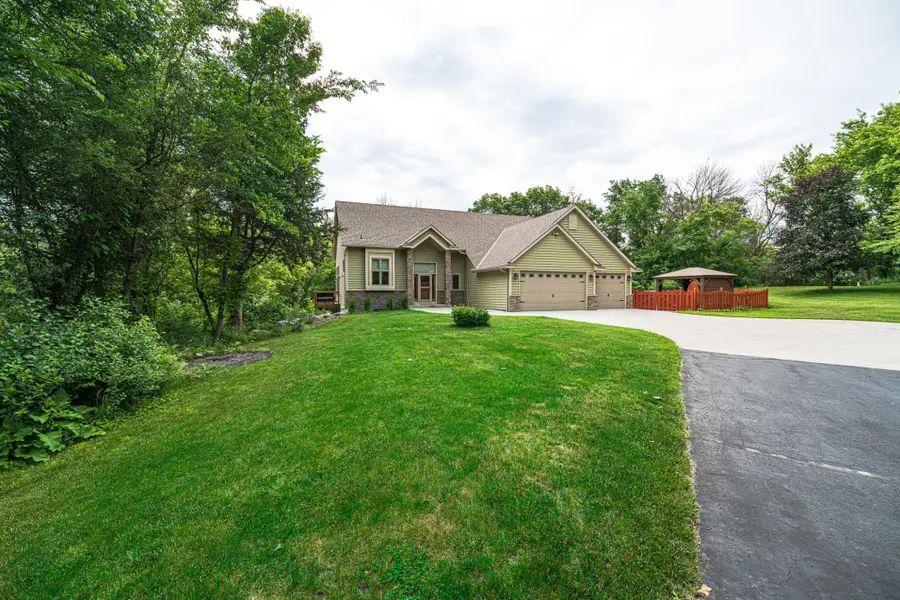20881 Lake Ridge Drive, Prior Lake, MN 55372 - #2