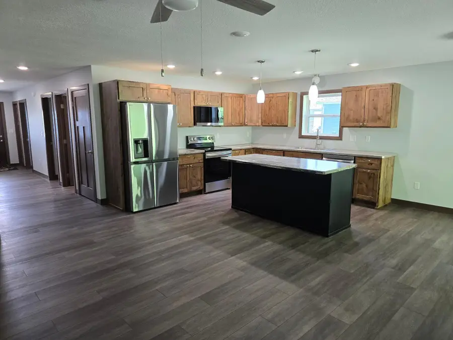 1477 Michigan Avenue, Detroit Lakes, MN 56501 - #3