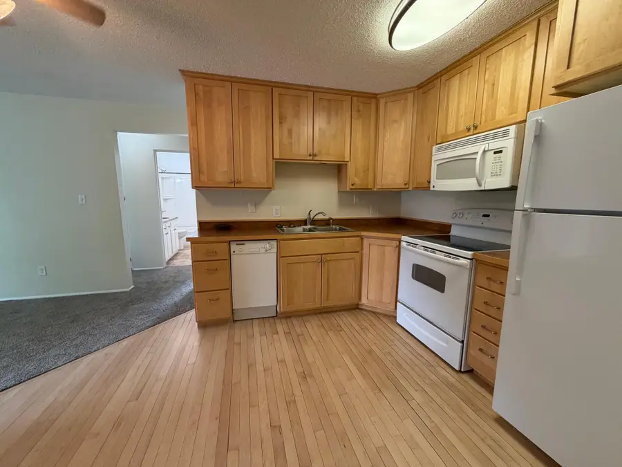 2457 W Country Club Drive S #G, Fargo, ND 58103 - #3