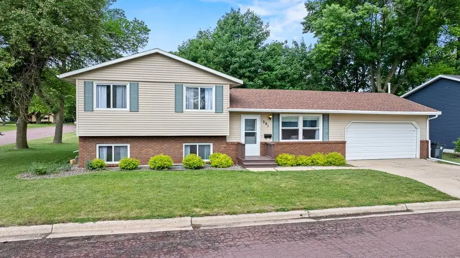 201 3rd Street E, Tracy, MN 56175 - #2