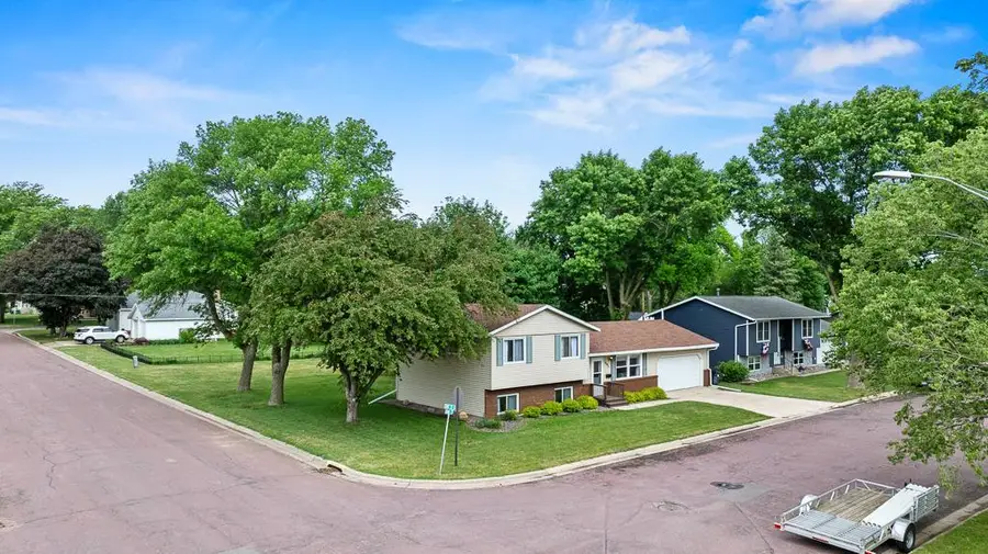 201 3rd Street E, Tracy, MN 56175 - #3