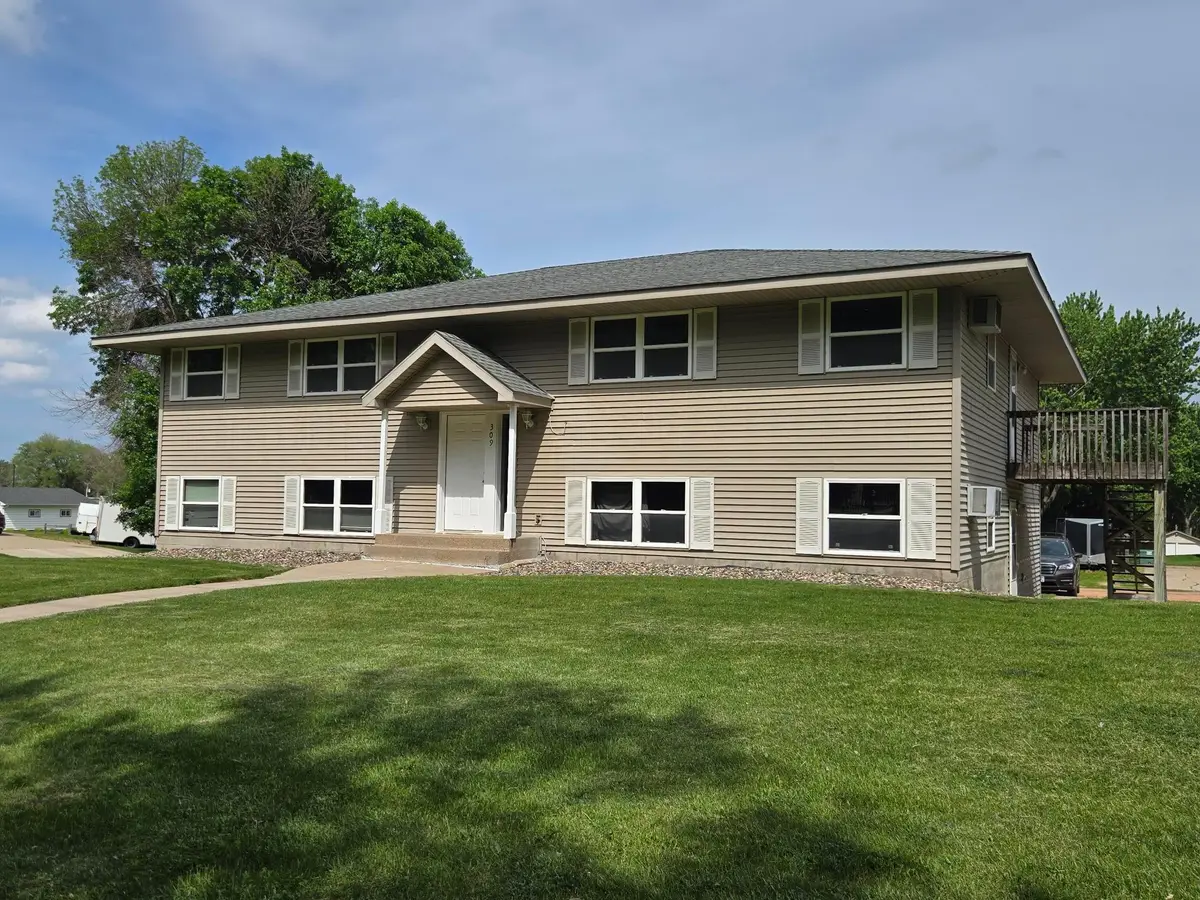 309 5th Avenue Nw, New Prague, MN 56071 - #1